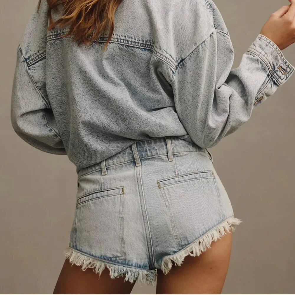 NWT Anthropologie Pilcro Pitched Micro Blue Denim Shorts in Size 29 - Picture 2 of 8
